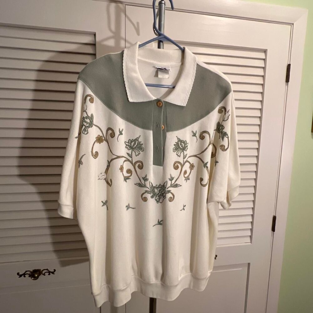 Tag Women's White and Cream Polo-shirts